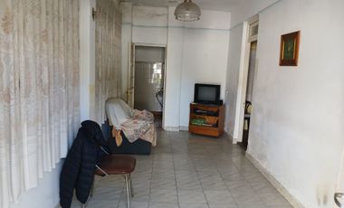 Venta casa 4 ambientes a reciclar en Ramos Mejía