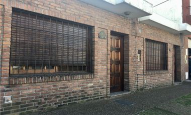VENTA PH 2 AMBIENTES PB PATIO BERNAL OESTE QUILMES