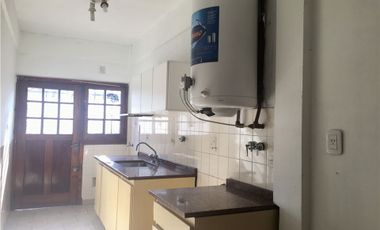 VENTA PH 2 AMBIENTES PB PATIO BERNAL OESTE QUILMES