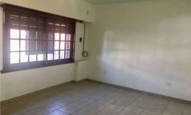 VENTA PH 2 AMBIENTES PB PATIO BERNAL OESTE QUILMES