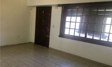 VENTA PH 2 AMBIENTES PB PATIO BERNAL OESTE QUILMES