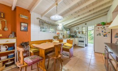 Casa 4 ambientes venta Barrio Parque Pero 2700 mts
