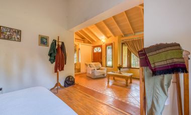 Casa 4 ambientes venta Barrio Parque Pero 2700 mts