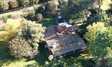 Casa 4 ambientes venta Barrio Parque Pero 2700 mts