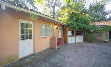 Casa 4 ambientes venta Barrio Parque Pero 2700 mts
