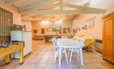 Casa 4 ambientes venta Barrio Parque Pero 2700 mts