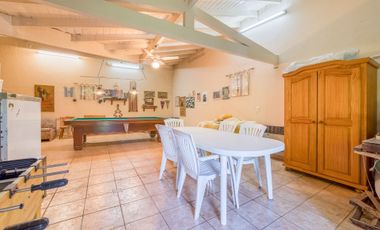 Casa 4 ambientes venta Barrio Parque Pero 2700 mts
