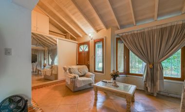 Casa 4 ambientes venta Barrio Parque Pero 2700 mts
