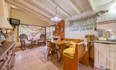 Casa 4 ambientes venta Barrio Parque Pero 2700 mts