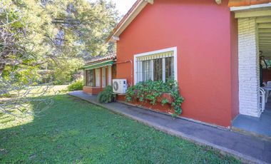 Casa 4 ambientes venta Barrio Parque Pero 2700 mts