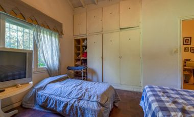 Casa 4 ambientes venta Barrio Parque Pero 2700 mts