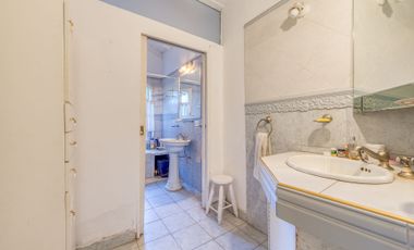 Casa 4 ambientes venta Barrio Parque Pero 2700 mts
