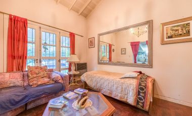 Casa 4 ambientes venta Barrio Parque Pero 2700 mts