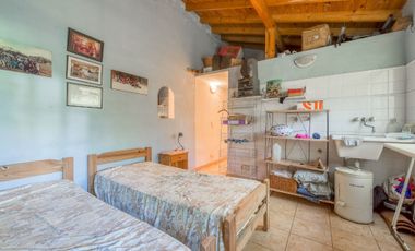 Casa 4 ambientes venta Barrio Parque Pero 2700 mts