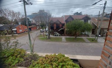 Venta Casa 5 ambientes con cochera en Don Bosco