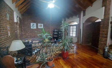 Venta Casa 5 ambientes con cochera en Don Bosco