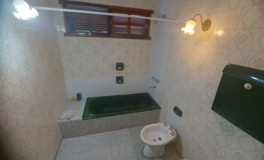 Venta Casa 5 ambientes con cochera en Don Bosco