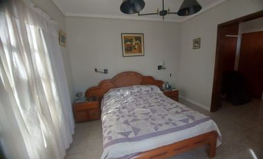Venta Casa 5 ambientes con cochera en Don Bosco