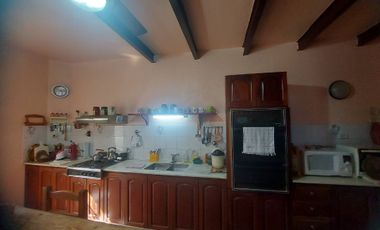 Venta Casa 5 ambientes con cochera en Don Bosco