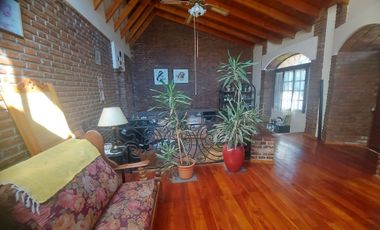 Venta Casa 5 ambientes con cochera en Don Bosco