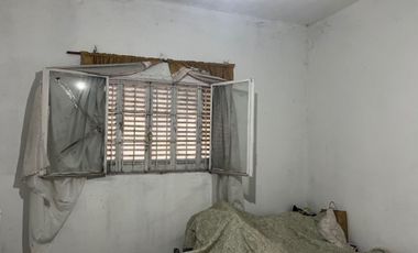 Casa 3 amb.A refaccionar,buena ubicación,residenci