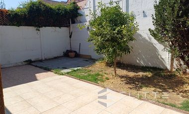 Casa en Arriendo en (VAG 13.538) Casa en arriendo en Maipú, Ciudad Satélite.