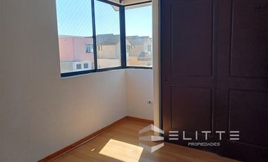 Casa en Arriendo en (VAG 13.538) Casa en arriendo en Maipú, Ciudad Satélite.