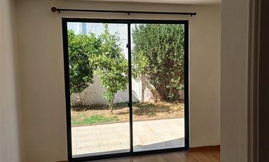Casa en Arriendo en (VAG 13.538) Casa en arriendo en Maipú, Ciudad Satélite.