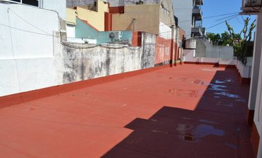 Casa 6 amb. C/ Cochera, patio, jardín y terraza.