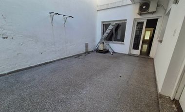 Casa 6 amb. C/ Cochera, patio, jardín y terraza.