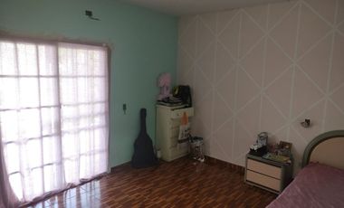 Ideal 2 familias Casa en venta 5 ambientes Bernal