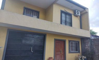 Ideal 2 familias Casa en venta 5 ambientes Bernal