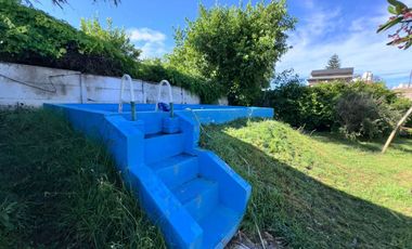 CASA C/DEPTO Y GRAN LOTE