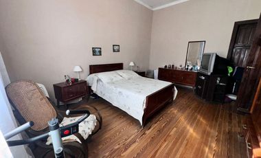 CASA C/DEPTO Y GRAN LOTE