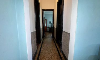 CASA C/DEPTO Y GRAN LOTE