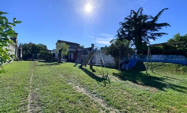 CASA C/DEPTO Y GRAN LOTE