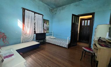 CASA C/DEPTO Y GRAN LOTE