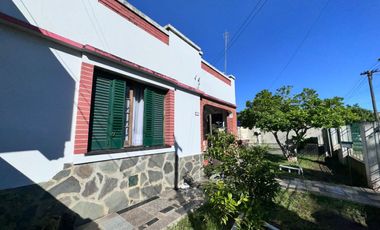 CASA C/DEPTO Y GRAN LOTE