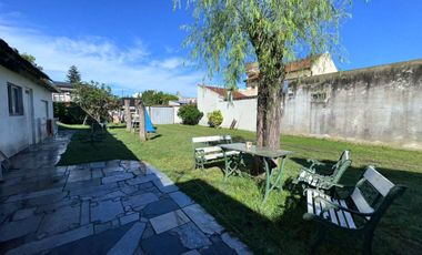 CASA C/DEPTO Y GRAN LOTE