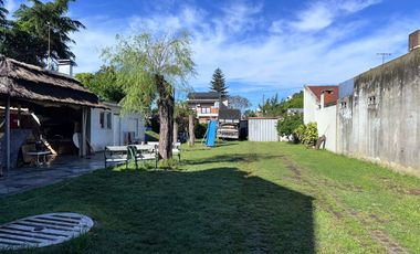 CASA C/DEPTO Y GRAN LOTE