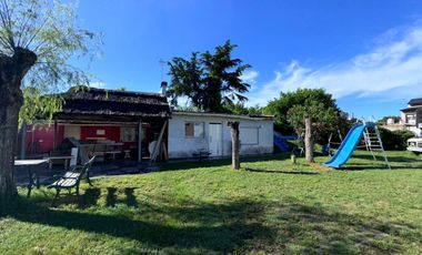 CASA C/DEPTO Y GRAN LOTE