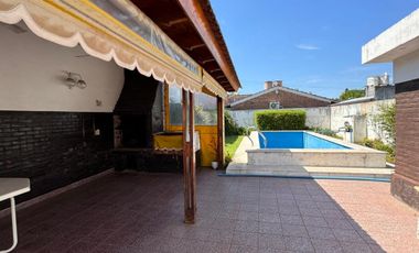 CASA EN VENTA EN PEHUAJÓ CON PILETA