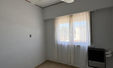 CASA EN VENTA EN PEHUAJÓ CON PILETA