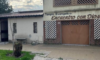 CASA EN VENTA EN 9 DE JULIO CON GALPON