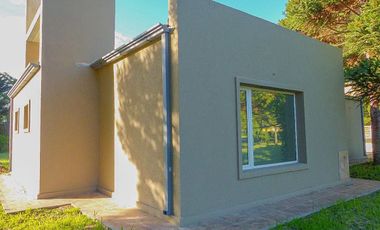 VENTA CASA A ESTRENAR 4 AMB BARRIO LAS LOMAS