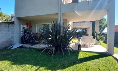 VENTA CASA 4 AMB CON PARQUE , MAR DEL PLATA