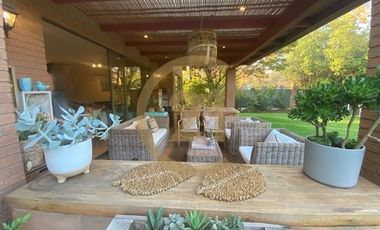 Arriendo casa en Los Trapenses Condominio 5d+serv.