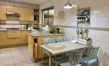 Arriendo casa en Los Trapenses Condominio 5d+serv.