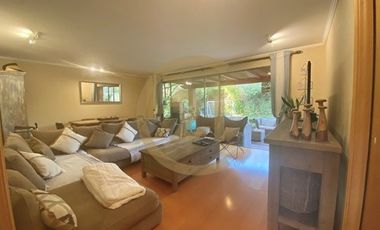 Arriendo casa en Los Trapenses Condominio 5d+serv.