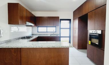 CASA EN VENTA con recamara en planta baja Fraccionamiento LOMAS DEL DORADO